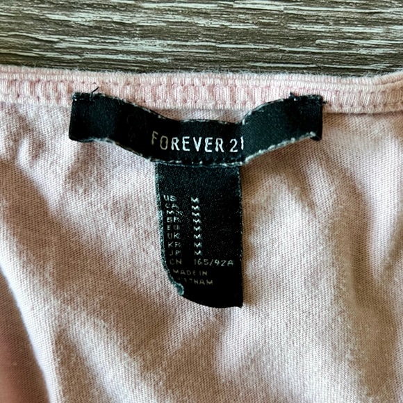 Forever 21 / Pink Crop Top / M - Picture 2 of 3